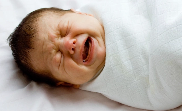 baby teething won't stop crying