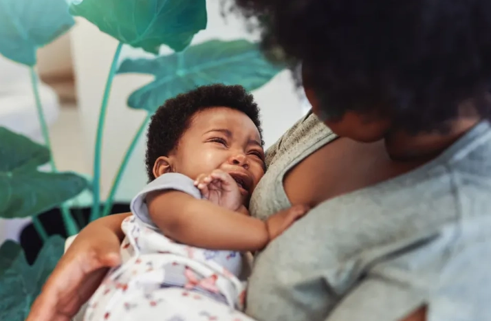 baby teething won't stop crying