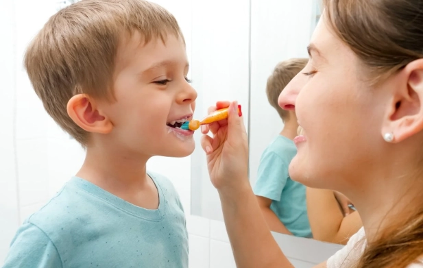 how to brush your teeth properly