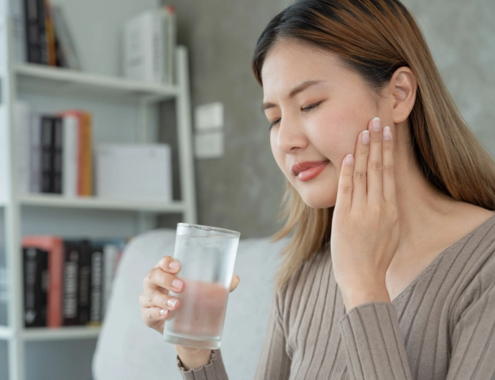 what causes sensitive teeth