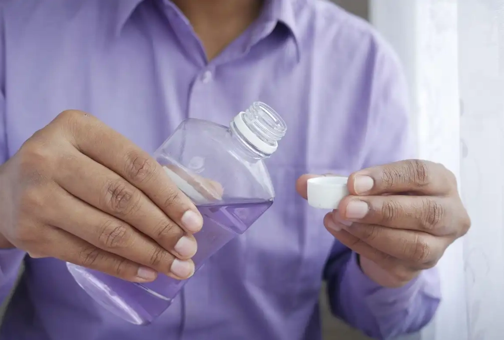 alcohol-free mouthwash bad