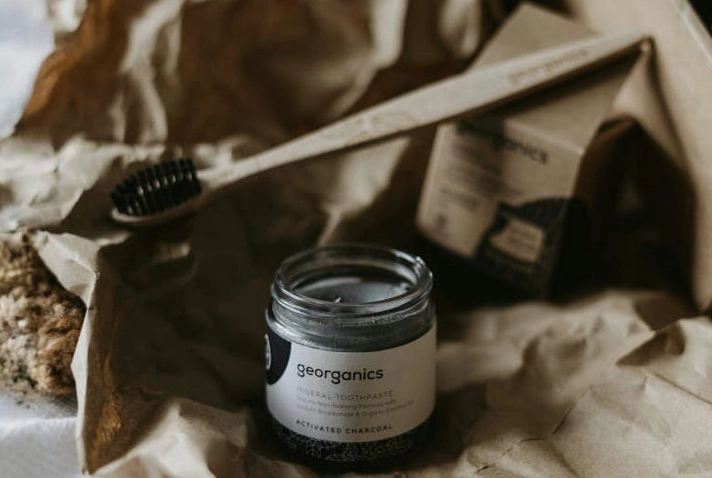 What can we use instead of toothpaste?
